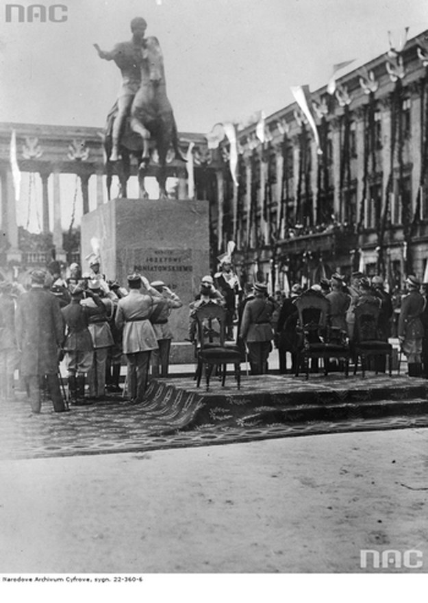 Odsłonięcie pomnika Józefa Poniatowskiego przed Pałacem Saskim 3 maja 1923 r. /Z archiwum Narodowego Archiwum Cyfrowego