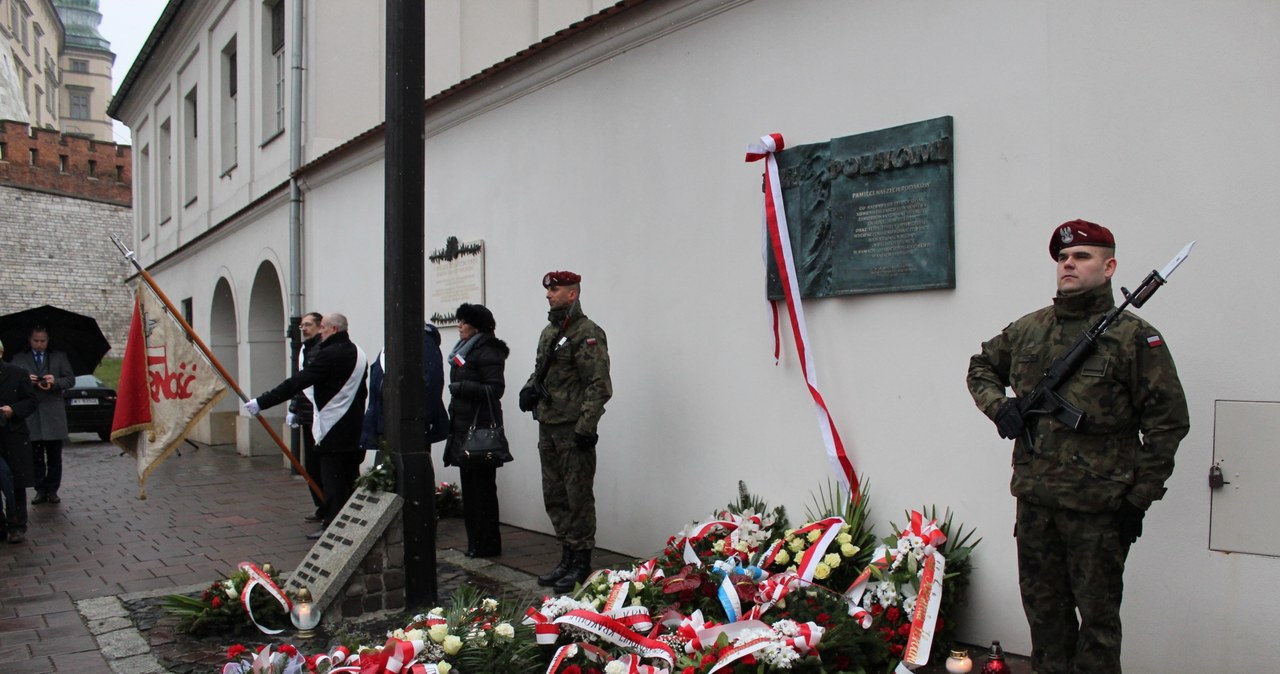 Odsłonięcie tablicy pamięci ofiar tzw. Operacji Polskiej NKWD /IPN