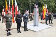 Odsłonieto pomnik gen. Zbigniewa Ścibora-Rylskiego