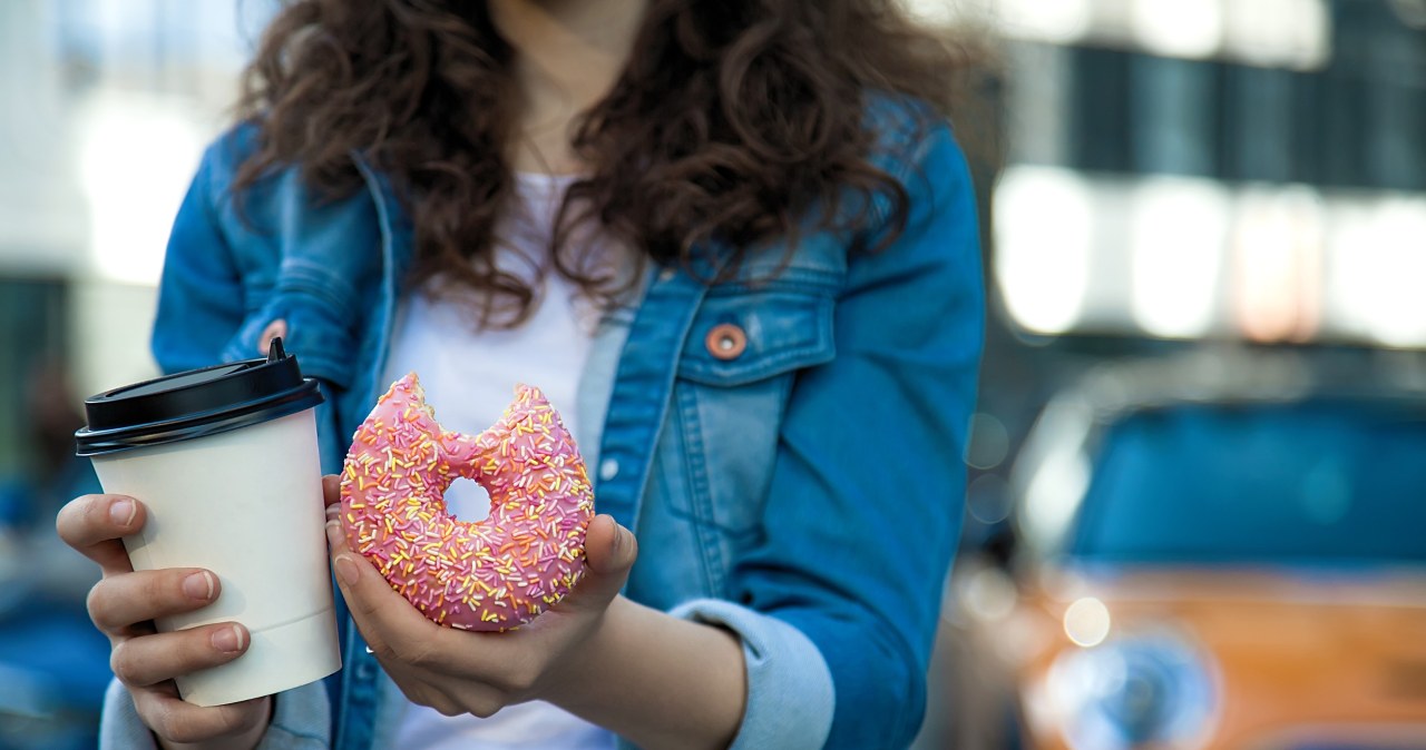 Odstaw cukier choć na kilka dni i zobacz, jak reaguje twoje ciało. Lepszy sen, stabilniejszy nastrój i więcej energii to tylko początek pozytywnych zmian /123RF/PICSEL
