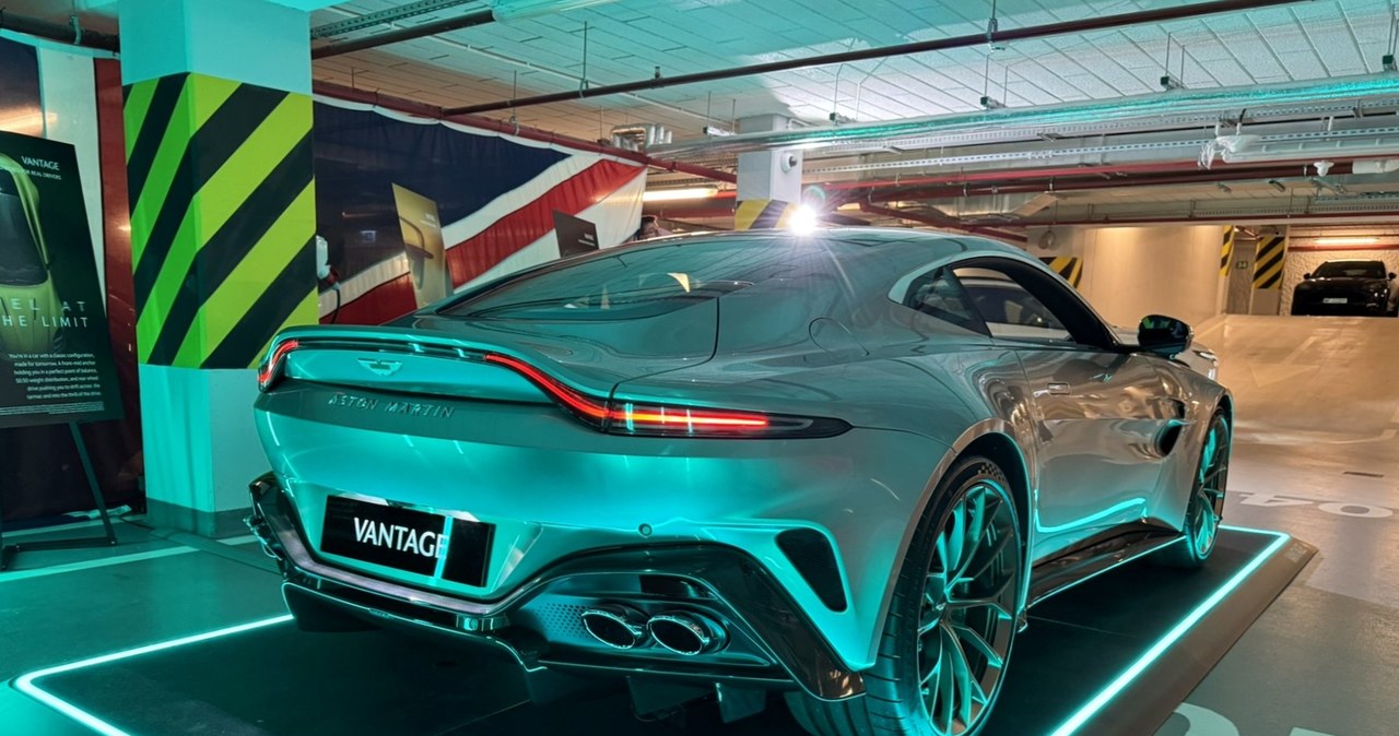 Odświeżony Aston Martin Vantage ma jeszcze ostrzejszy wygląd, ale daleko mu do "wulgarnej" stylizacji niektórych marek. Jest jak dobrze skrojony garnitur. /Sebastian Kościółek /INTERIA.PL