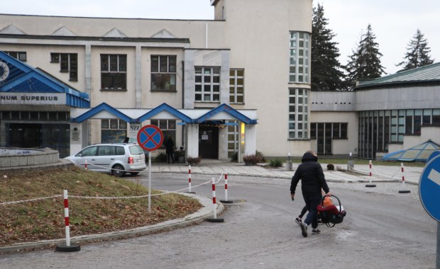 „Odsyłają nas na leczenie 650 km od domu”. Co dalej z zamkniętym oddziałem? 