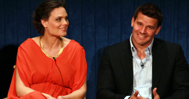 Odtwórcy głównych ról w serialu "Kości" - Emily Deschanel i David Boreanaz /David Livingston /Getty Images