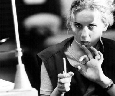 Odtwórczynię roli Renaty - Karolinę Sobczak - po występie w "Cześć, Tereska" mogliśmy jeszcze oglądać na ekranie w serialach "Zaginiona" (złodziejka) "Pitbull" (narkomanka).

Tytułowa Tereska, czyli Aleksandra Gietner, została w 2004 roku skazana przez sąd w Sieradzu na ponad dwa lata więzienia za udział w napadzie. "Bardzo mi przykro. Wszyscy bardzo chcieliśmy jej pomóc, ale, niestety, nie udało się" - powiedział reżyser filmu Robert Gliński.
