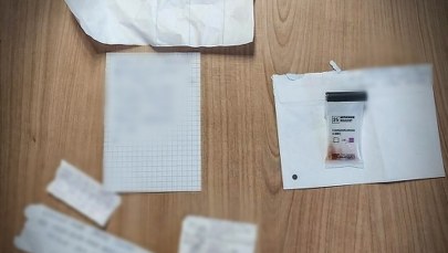 Odurzające listy. Policjanci przerwali przemyt do zakładu karnego 