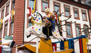 Odwiedź ten kraj w karnawale. Zobacz parady i spróbuj lokalnych słodyczy