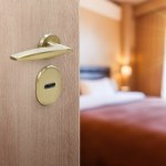 Odwołali jej lot. Noc w hotelu zmieniła się w koszmar