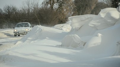 Odwołano zajęcia w szkole. Przez zaspy