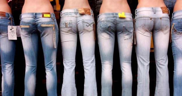 Odzież z dżinsu, czyli denimu, nosimy od prawie 500 lat /MWMedia