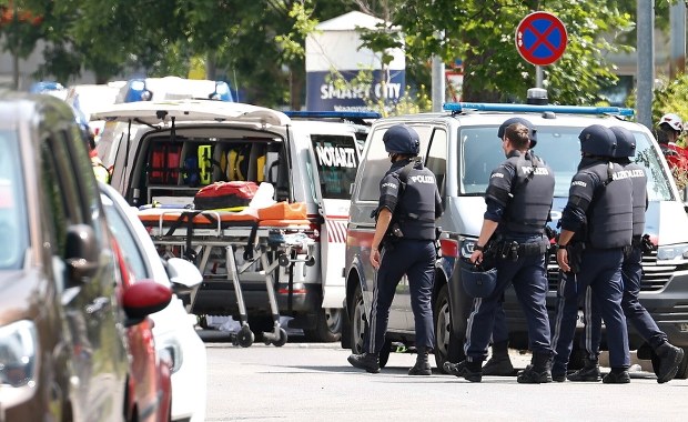 Ofiar mogło być zdecydowanie więcej. Przerażające szczegóły zbrodni w Austrii