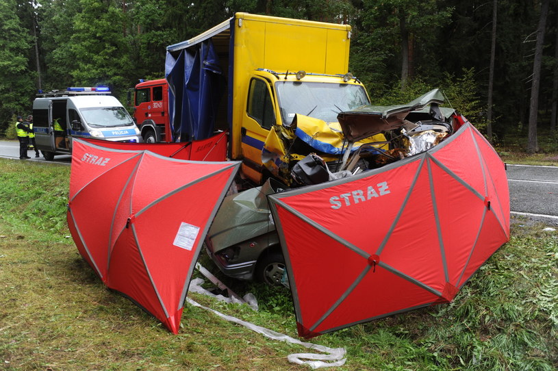 Ofiarom wypadku będzie trudniej spierać się z firmami ubezpieczeniowymi /Tomasz Waszczuk /PAP