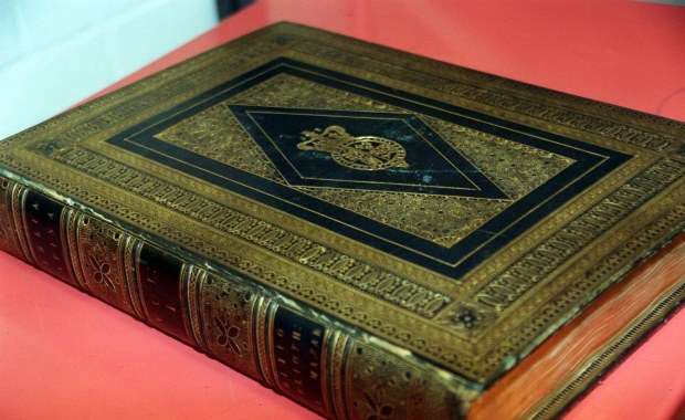 Oficerowie ukradli Biblię Gutenberga 