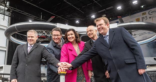 Oficjalna inauguracja powietrznej taksówki elektrycznej Airbusa w Ingolstadt /AFP