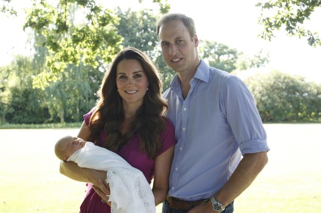 Oficjalne zdjęcie księcia Jerzego i jego rodziców /Michael Middleton    /PAP/EPA