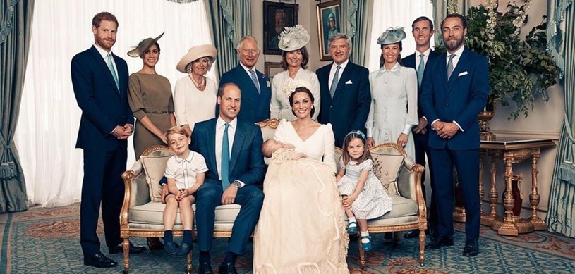 Oficjalne zdjęcie z chrztu księcia Louisa, najmłodszej pociechy Williama i Kate /Matt Holyoak / Instagram / BEEM/ /East News