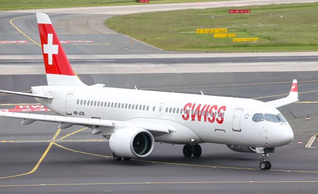 Ogień podczas startu samolotu do Zurychu. Dramatyczna ewakuacja ponad 200 osób