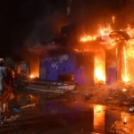 Ogień strawił centrum handlowe. Dramat w Pakistanie