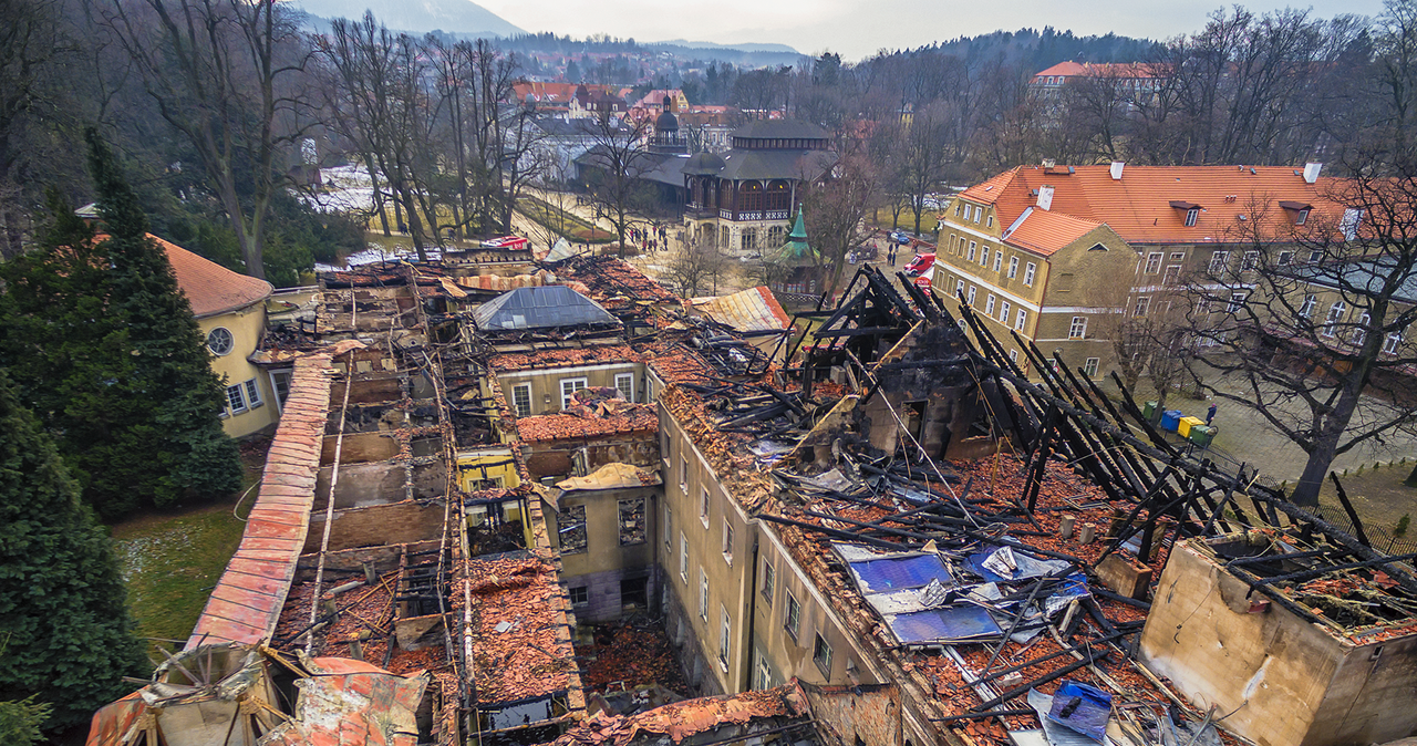 Ogień strawił uzdrowisko w Szczawnie-Zdroju. Zobacz ogrom zniszczeń 