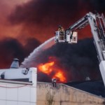 Ogień w sercu Grecji: Pożar w fabryce, są ofiary śmiertelne