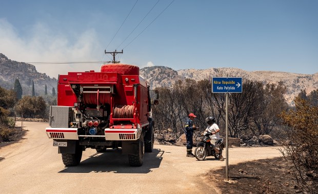 Ogień zmienia wyspę w piekło. Czy Chios stawi czoła żywiołowi?