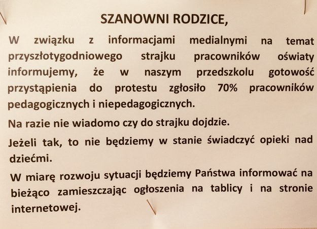 Ogłoszenie w jednym z warszawskich przedszkoli /Marcin Zaborski /RMF FM