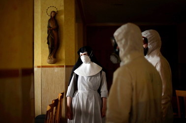Ognisko koronawirusa w klasztorze. 52 osoby zakażone