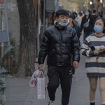 Ognisko zakażeń koronawirusem w Chinach. Władze wprowadzają restrykcje