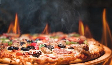​Ognista ruletka: Pizza z niebezpiecznym kawałkiem - niespodzianką