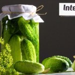 Ogórki kiszone jak z PRL-u? Babcia zawsze dodawała ten składnik!