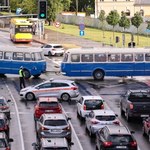 "Ogórki" w akcji. Niecodzienny widok na ulicach Warszawy