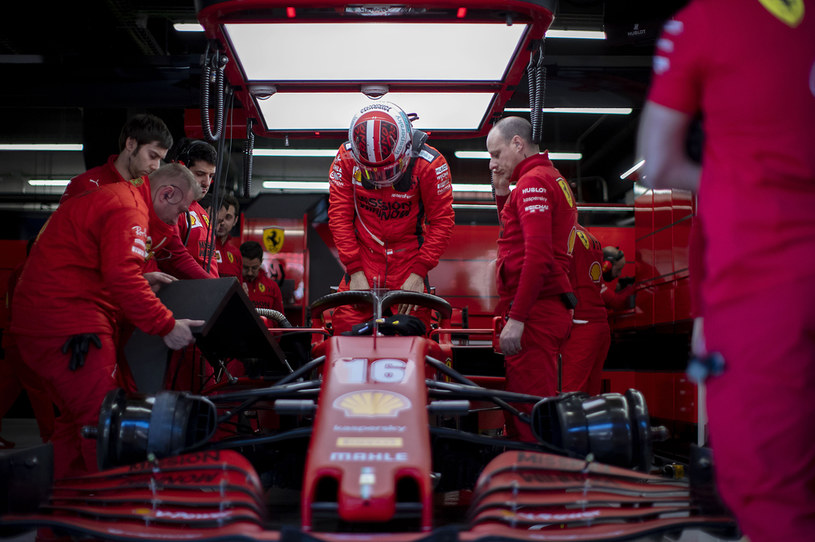 Ograniczeń wypadków bardzo nie chce Ferrari /Getty Images