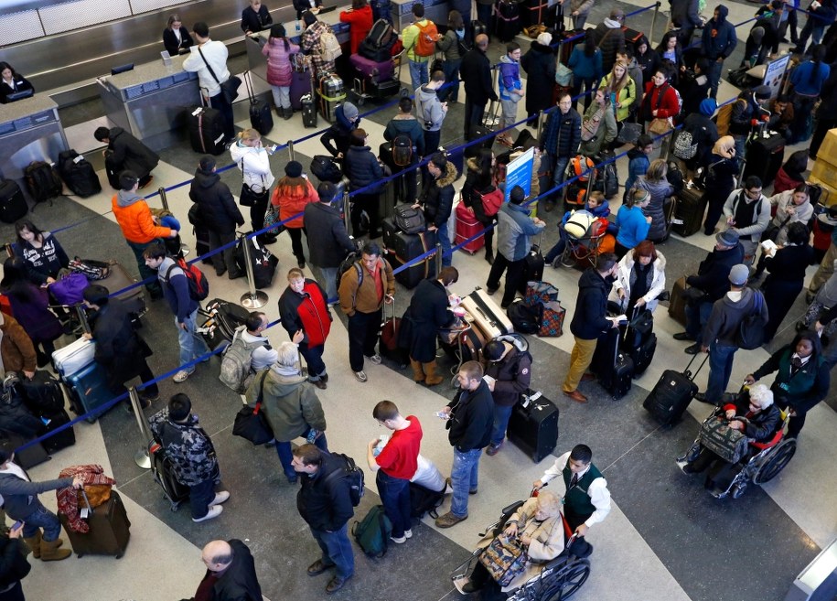 Ograniczenia będą czasowe /Kamil Krzaczyński /PAP/EPA