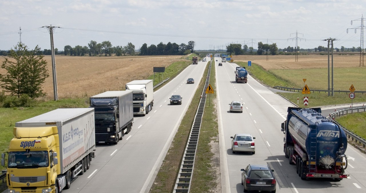 Ograniczenia w ruchu ciężarówek są spowodowane Światowymi Dniami Młodzieży /Łukasz Grudniewski /East News