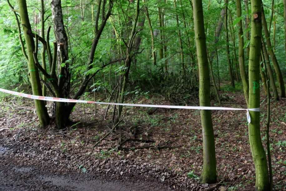 Ogrodzone taśmą policyjną miejsce zdarzenia /pap/Jakub Kaczmarczyk /PAP