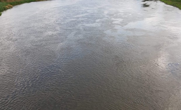 Ogromna plama ropopochodna na Odrze