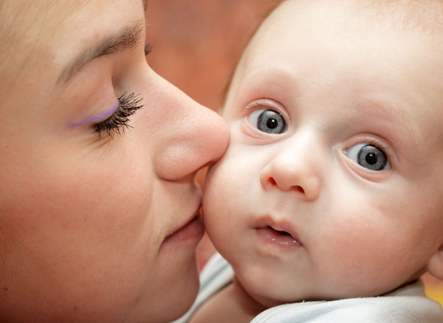 Ogromna większość polskich matek uważa macierzyństwo za najważniejszą rolę w swoim życiu. /123RF/PICSEL