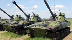 Ogromne ilości sprzętu wojskowego zmierzają na Ukrainę