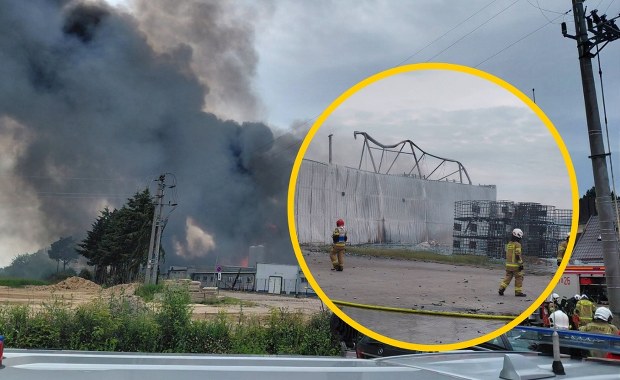 Ogromny pożar fabryki aerozoli. "Duże zadymienie. Zamknij okna i drzwi"