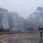 Ogromny pożar magazynu w Wólce Kosowskiej