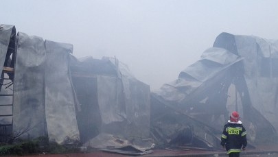 Ogromny pożar magazynu w Wólce Kosowskiej