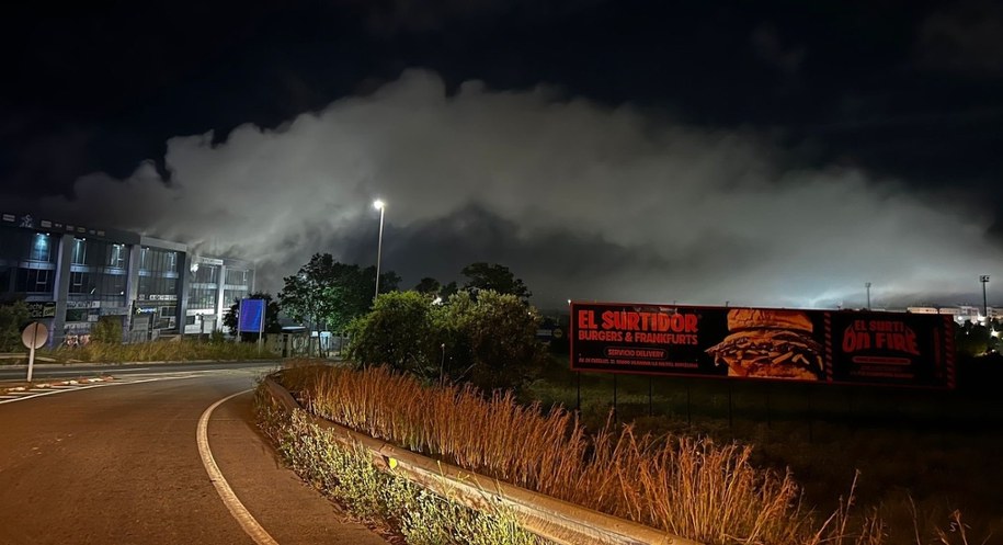 Ogromny pożar w fabryce w Vilanova i la Geltru /Policia Local Vilanova i la Geltrú /