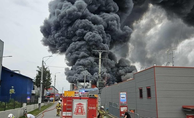 Ogromny pożar w Mińsku Mazowieckim opanowany. Trwa akcja dogaszania ognia