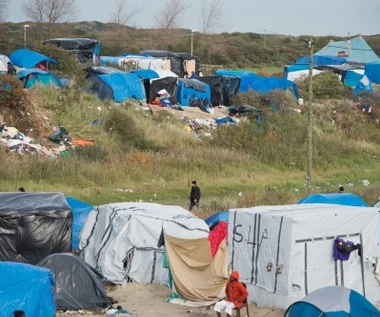 Ogrzewane baraki dla imigrantów w Calais. Koszt: 18 mln euro