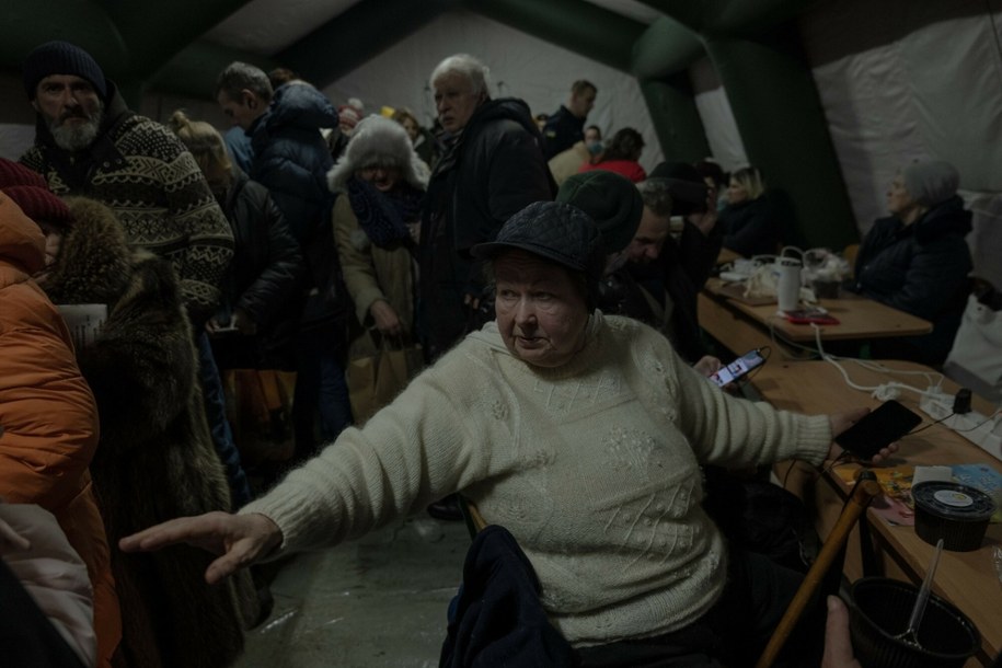 Ogrzewany namiot w Kijowie, gdzie można naładować telefon i inne urządzenia, luty 2026 / Rex Features/East News  /East News