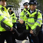 Ojciec Borisa Johnsona poparł protest eko-aktywistów