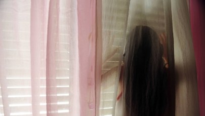 Ojciec gwałcił dzieci. 13-latka popełniła samobójstwo