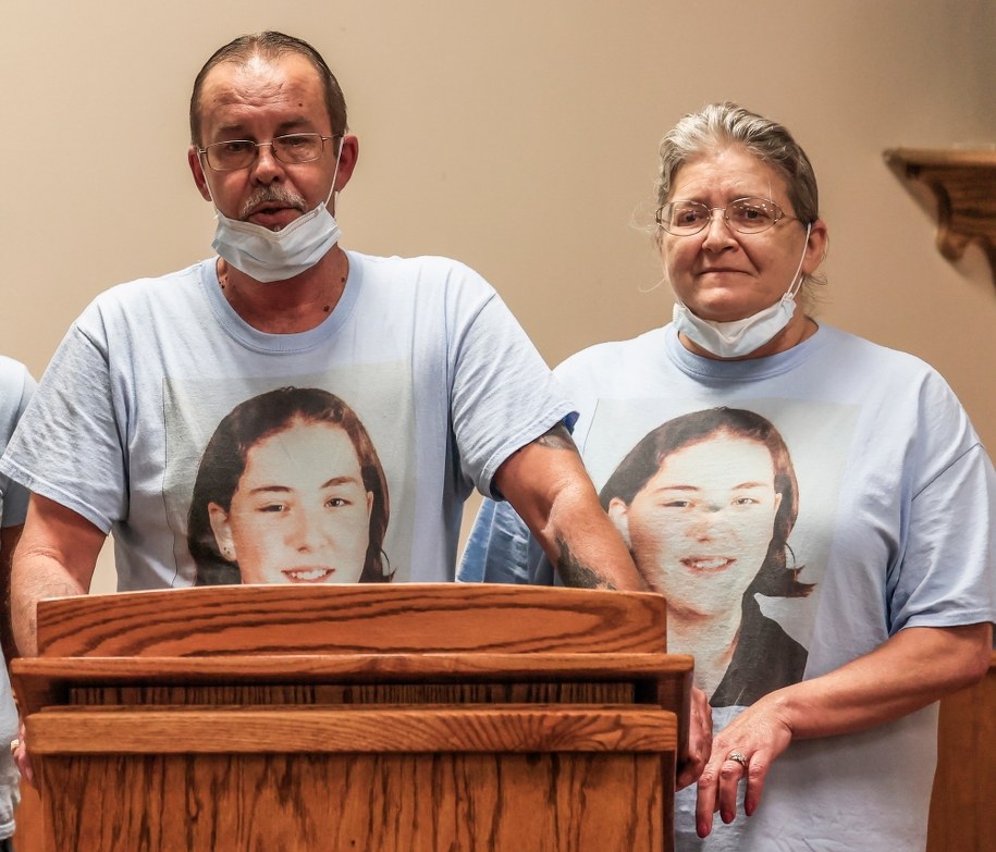 Ojciec i macocha 16-letniej Olivii Long, zamordowanej przez Purkeya /TANNEN MAURY  /PAP/EPA