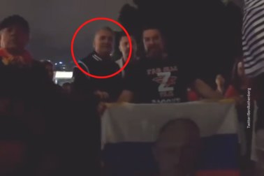 Ojciec Novaka Djokovicia pozuje ze zwolennikami Putina. „Niech żyją Rosjanie”