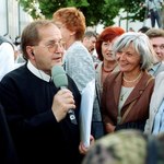 Ojciec Rydzyk idzie po pomoc do Brukseli