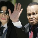 Ojciec szykuje perfumy Michaela Jacksona